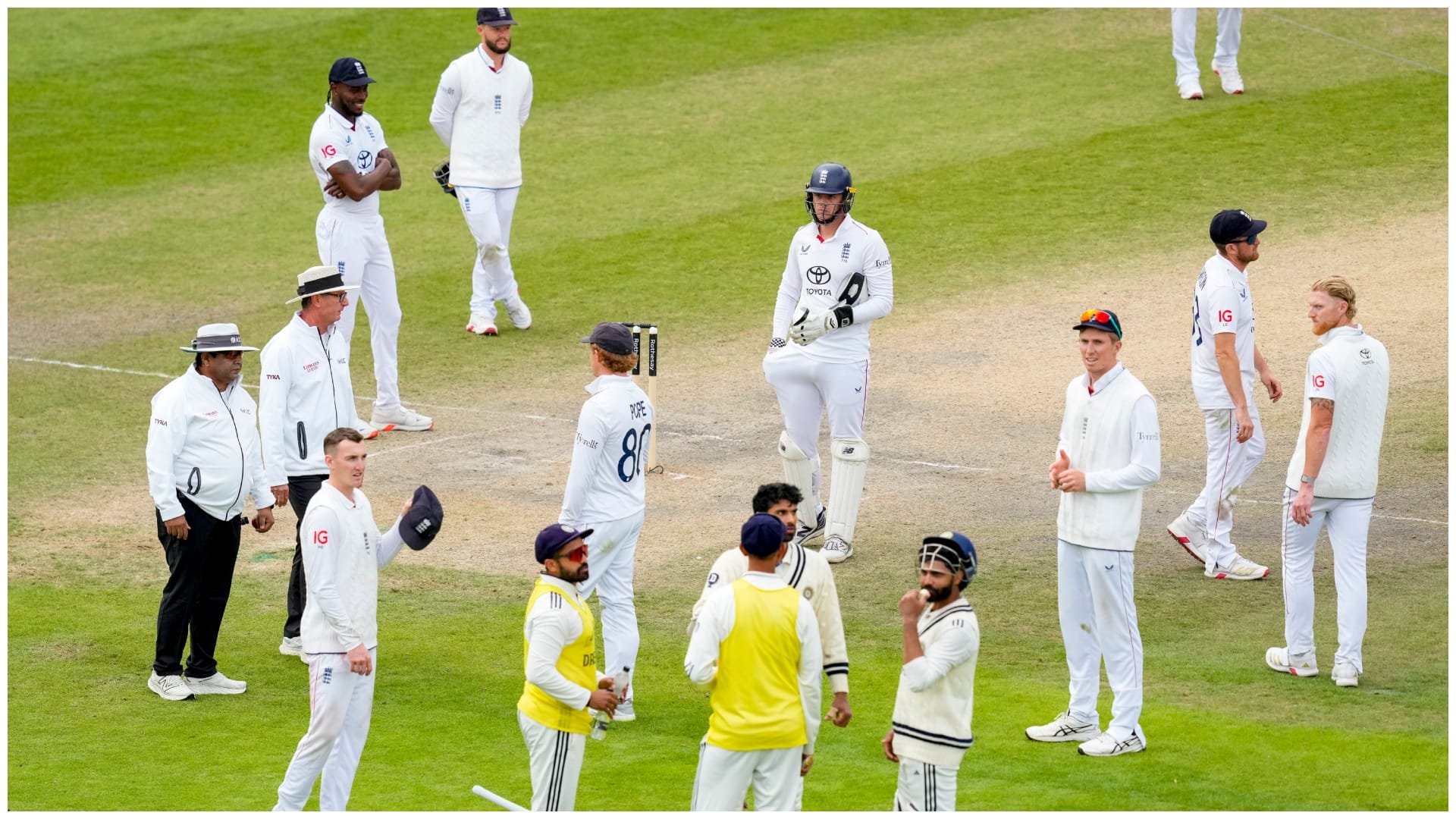 IND vs ENG: 'Give bowling to Brook or Harmison-Flintoff...', Ashwin criticized England's double standards