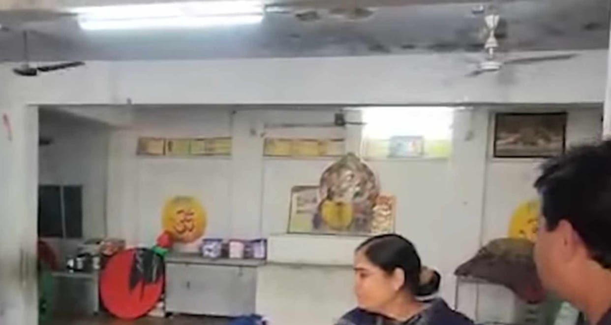 Repair work stuck in dispute between temple committee and school, students are studying risking their lives