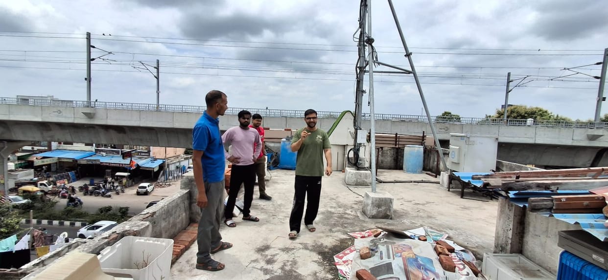 5G Device Theft from Airtel Tower in Meerut: Thieves Cut Iron to Steal Rs 3 Lakh Equipment