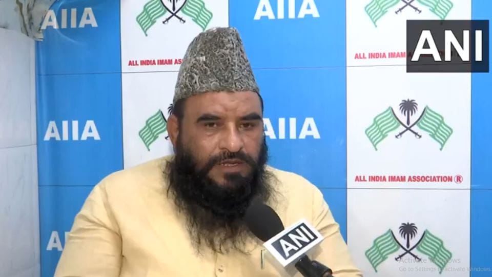 UP: Uproar over Maulana Rashidi's comment on Dimple's clothes, Muslim community may call for social boycott