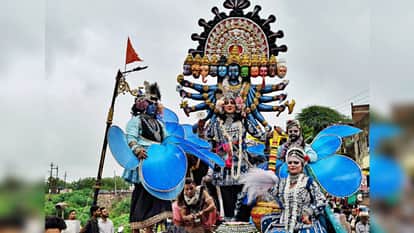 Mandsaur: King Pashupatinath went on city tour in royal style Radha-Krishna and Shiva-Parvati impersonations