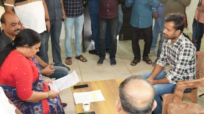 मंत्री दीपिका पांडेय सिंह