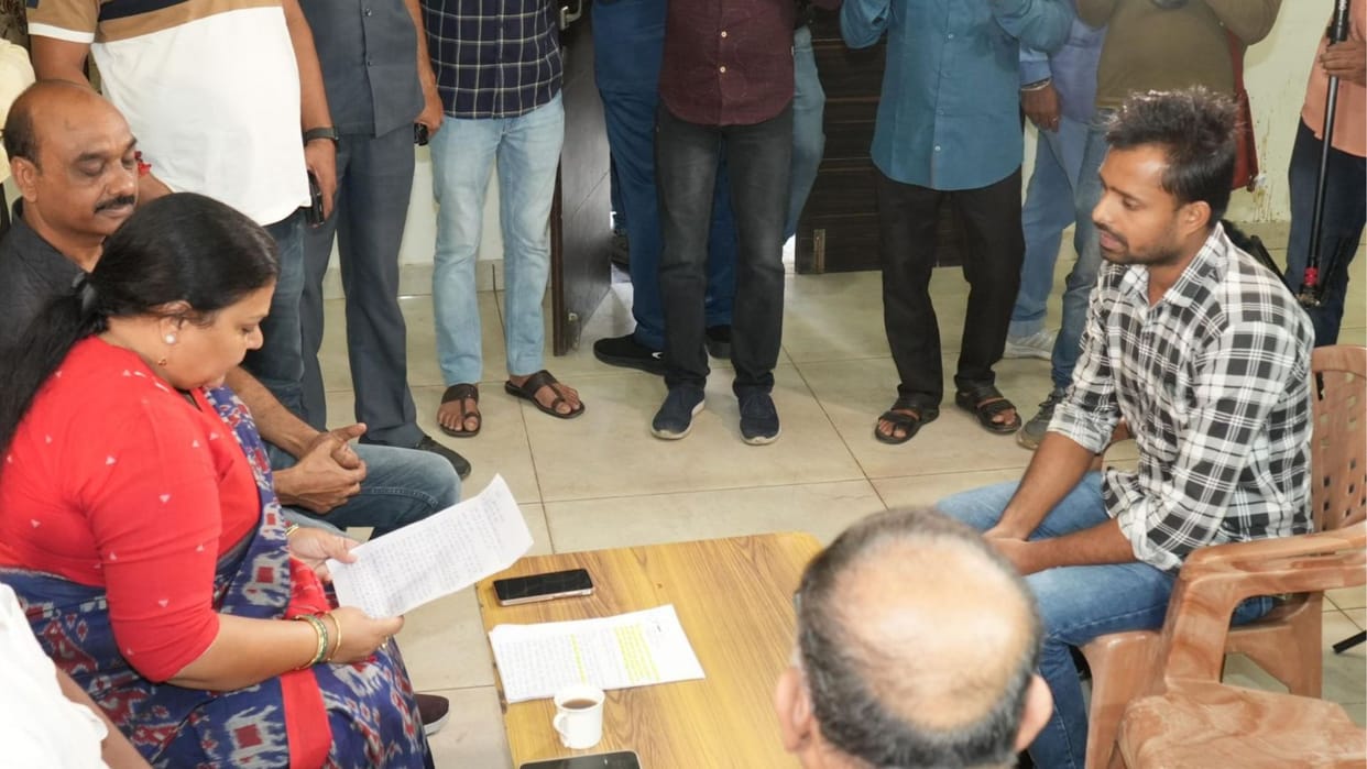 Jharkhand: Minister Deepika Pandey Singh held a public darbar at the Congress office