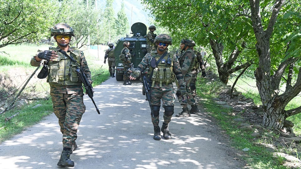 A Pakistani Jaish terrorist has been neutralised by a small JKP team in a joint operation with the Army and CR