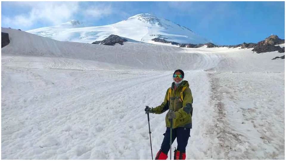 MP Maihar’s Anjana Singh Hoists Indian Flag on Europe’s Highest Peak  Mount Elbrus