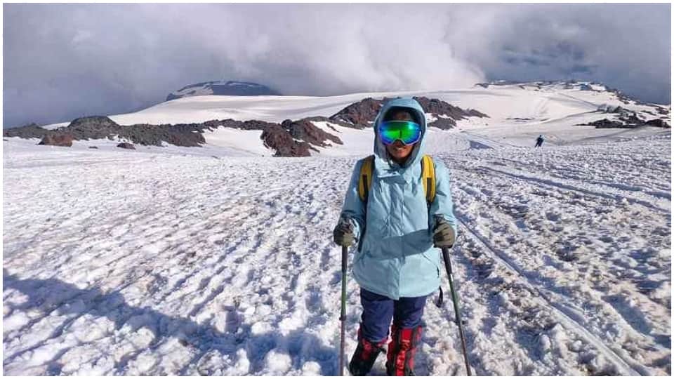 MP Maihar’s Anjana Singh Hoists Indian Flag on Europe’s Highest Peak  Mount Elbrus