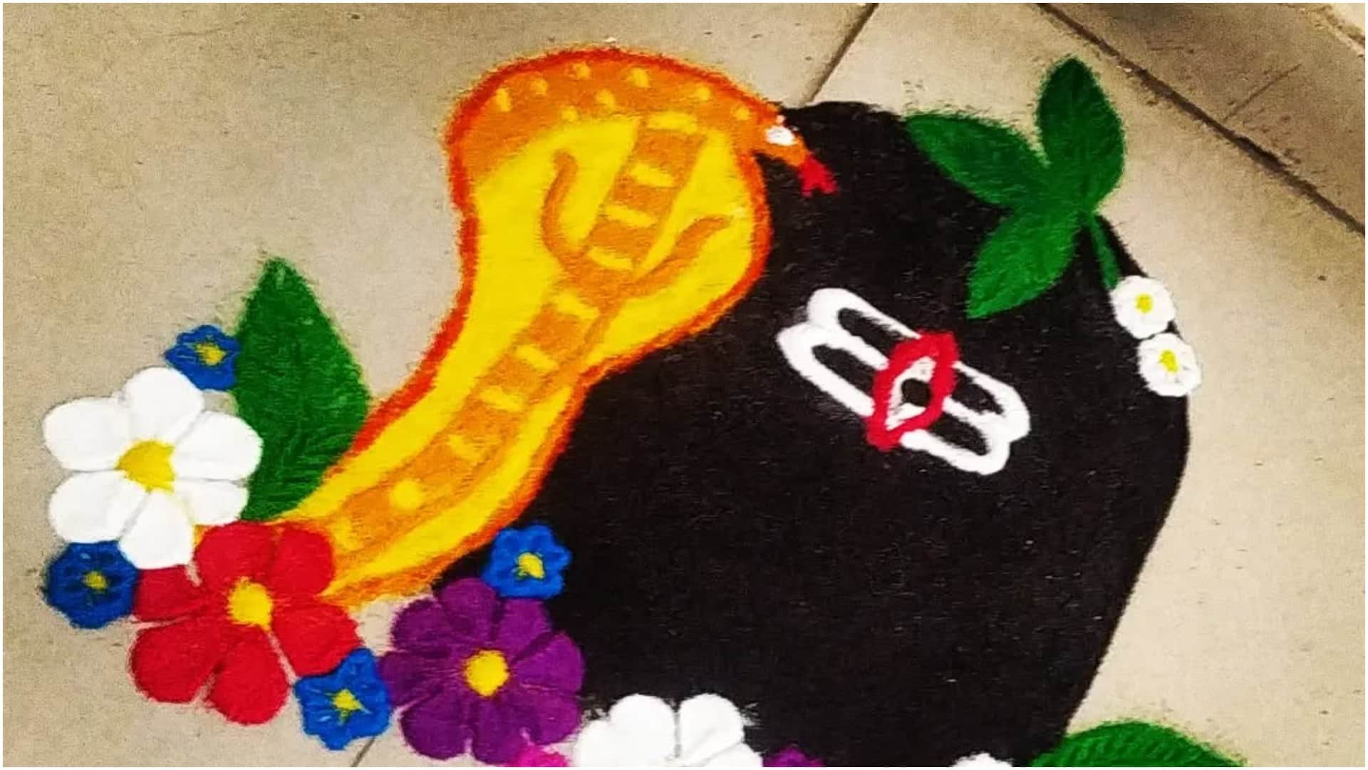 Traditional Rangoli Design For Nag Panchami 2025 Decoration Nag Devta Rangoli Ideas Image