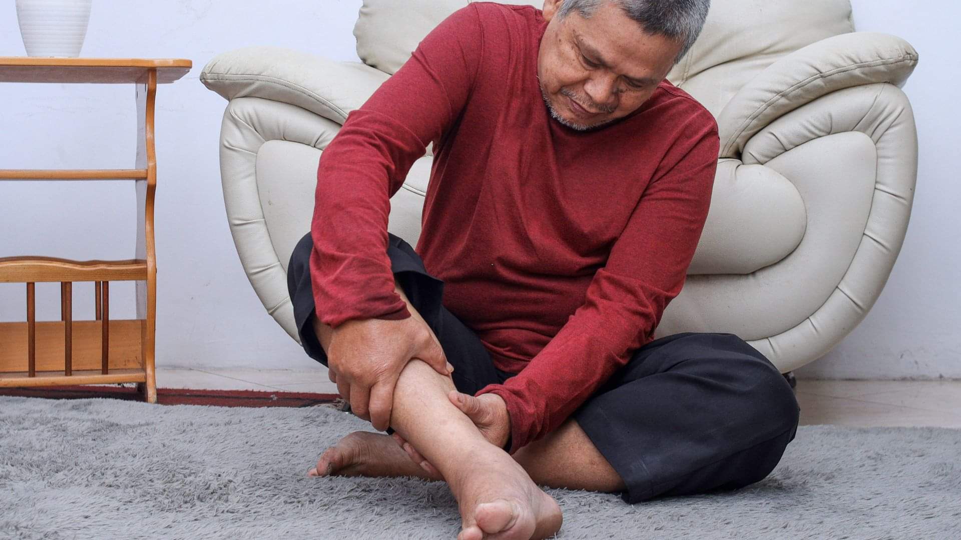 पैरों में झुनझुनी पड़ना या सुन्न होना