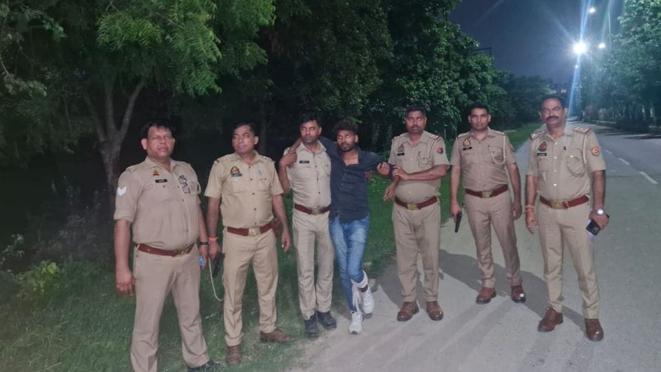 police arrested notorious vehicle thief Pawan in an encounter In Greater Noida