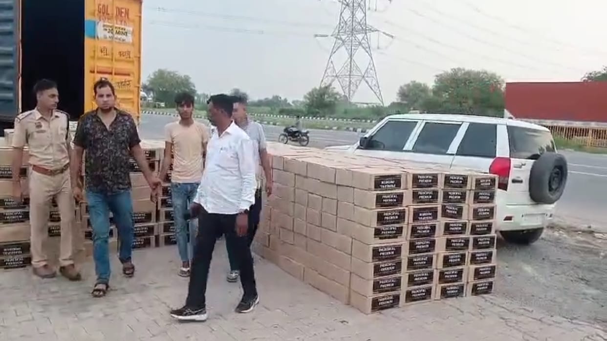 Police seized liquor worth Rs 70 lakh being smuggled from Gurugram to Bihar