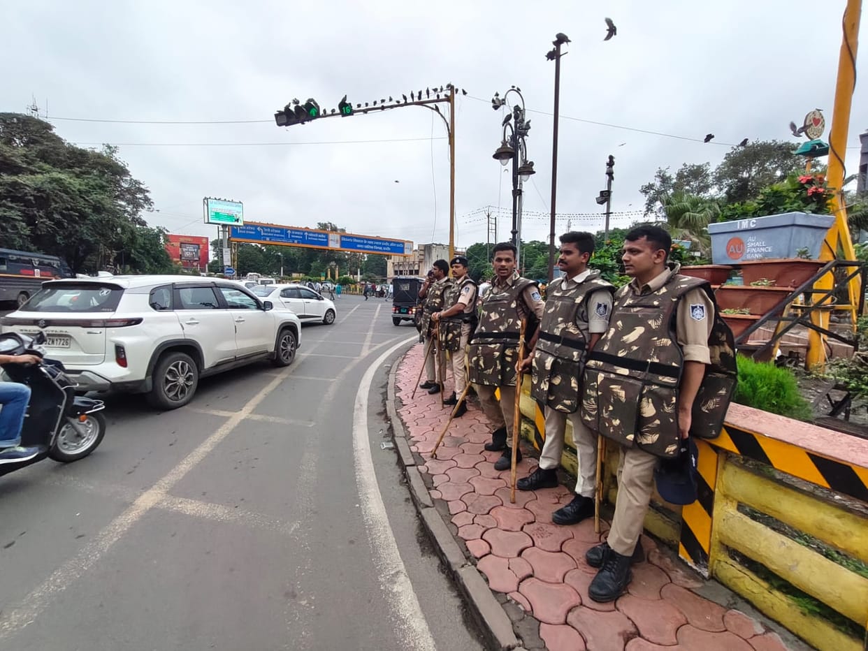 Indore: Dewas conversion case- Police averted a clash during the protest in Indore