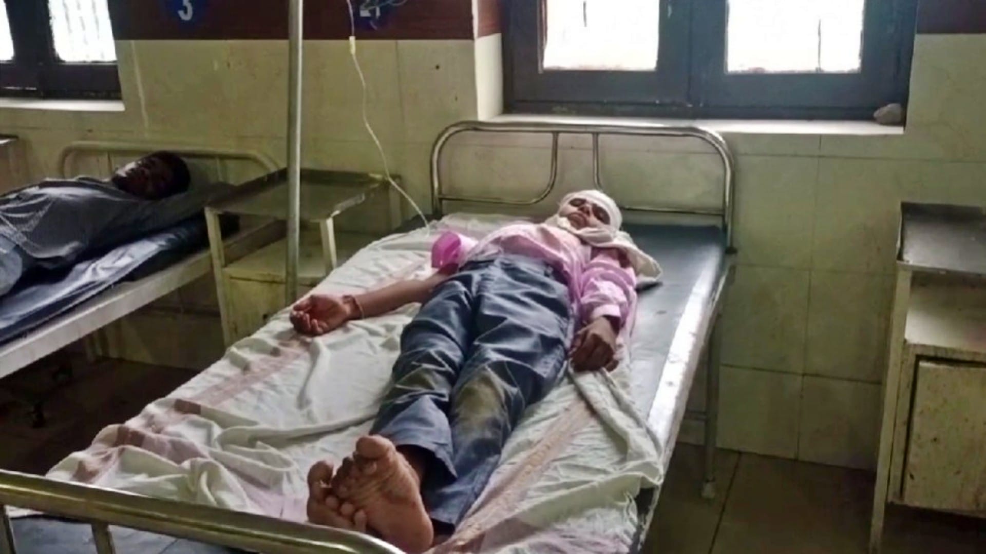 अस्पताल में भर्ती घायल श्रद्धालु