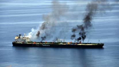 Tensions escalate in the Red Sea: Houthi fighters impose a complete ban on Israeli ships