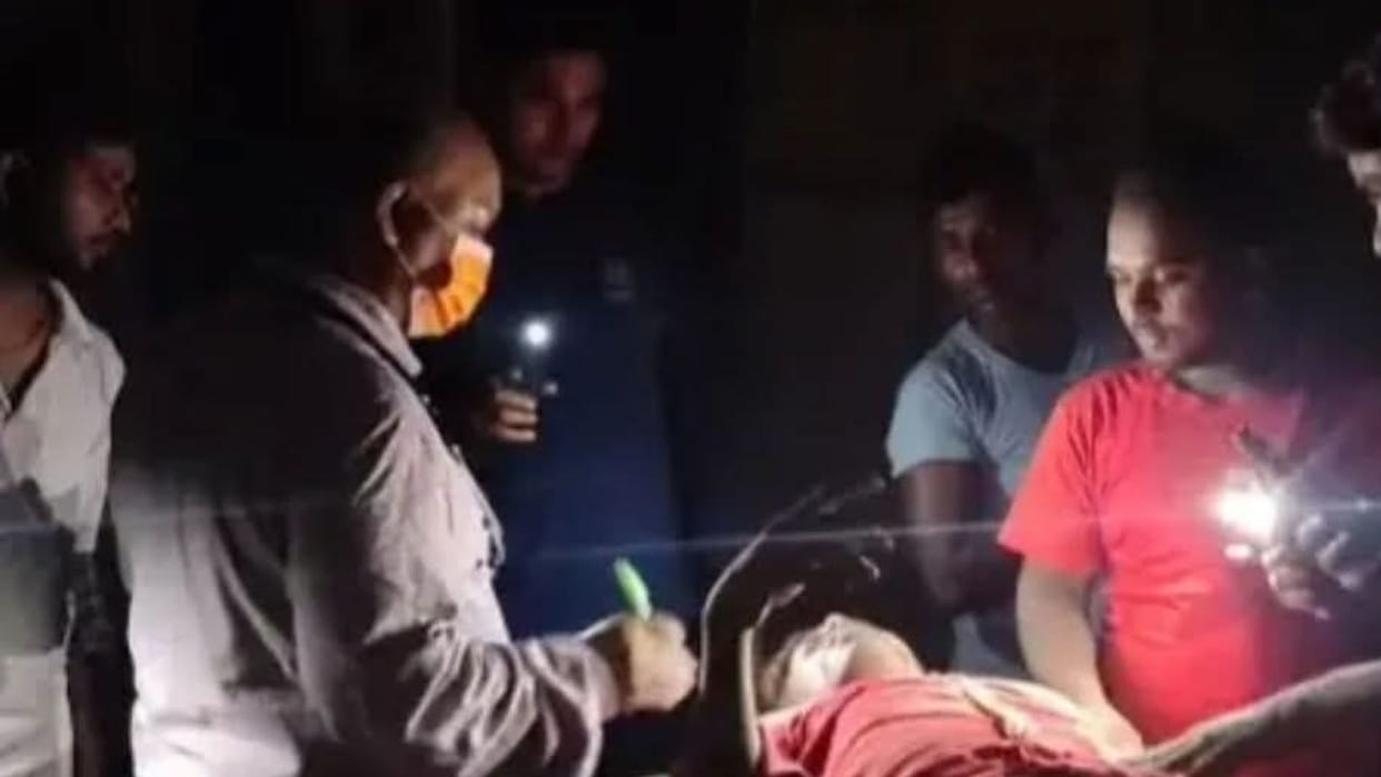 Three patients treated in light of torch emergency inverter also shut down in district hospital ballia