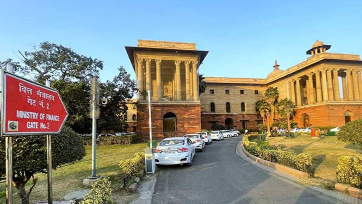 Govt to borrow Rs 6.77 lakh crore in October-March period of current fiscal: FinMin