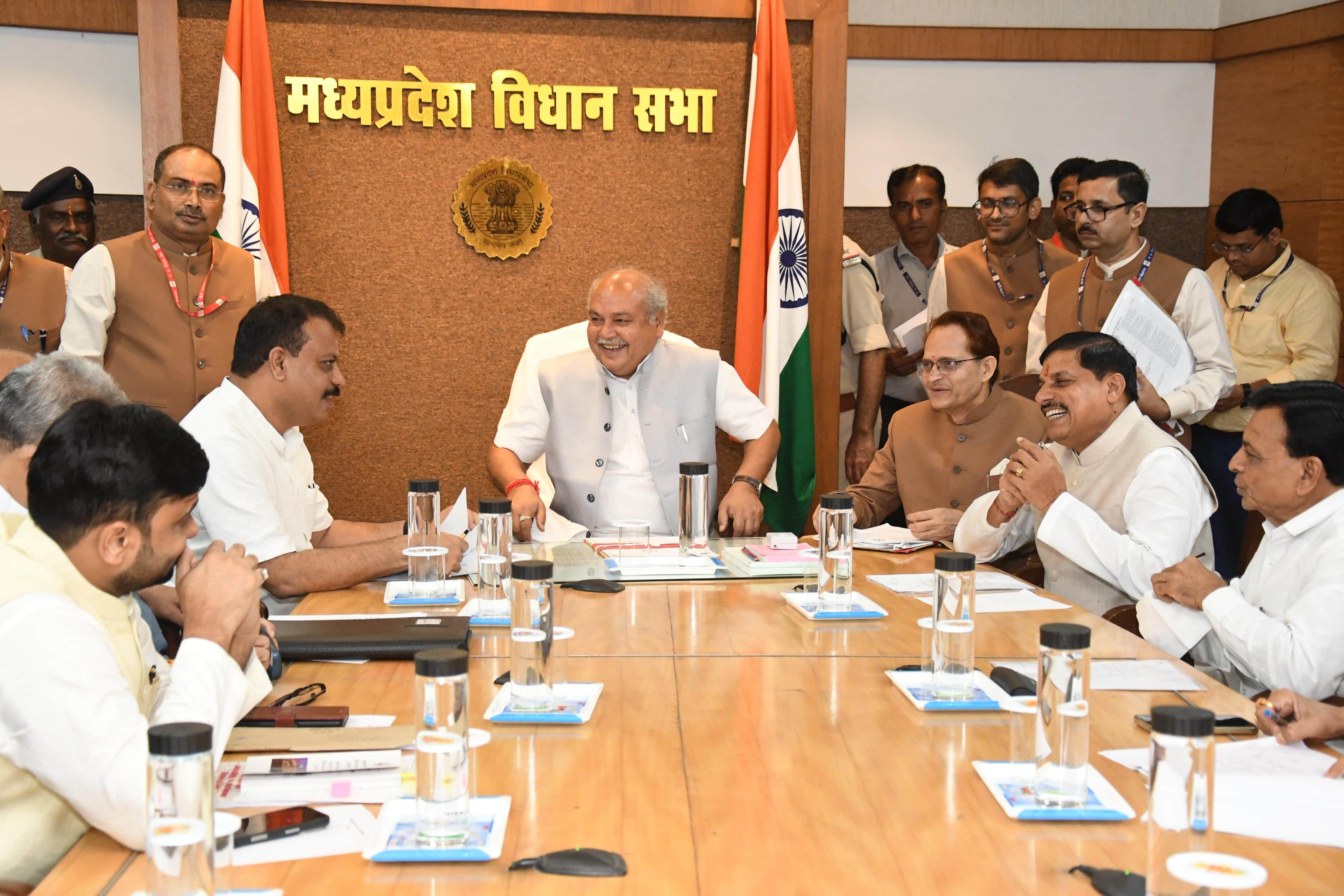 Monsoon session begins: Congress targets the government over OBC reservation, protests with a symbolic chamele