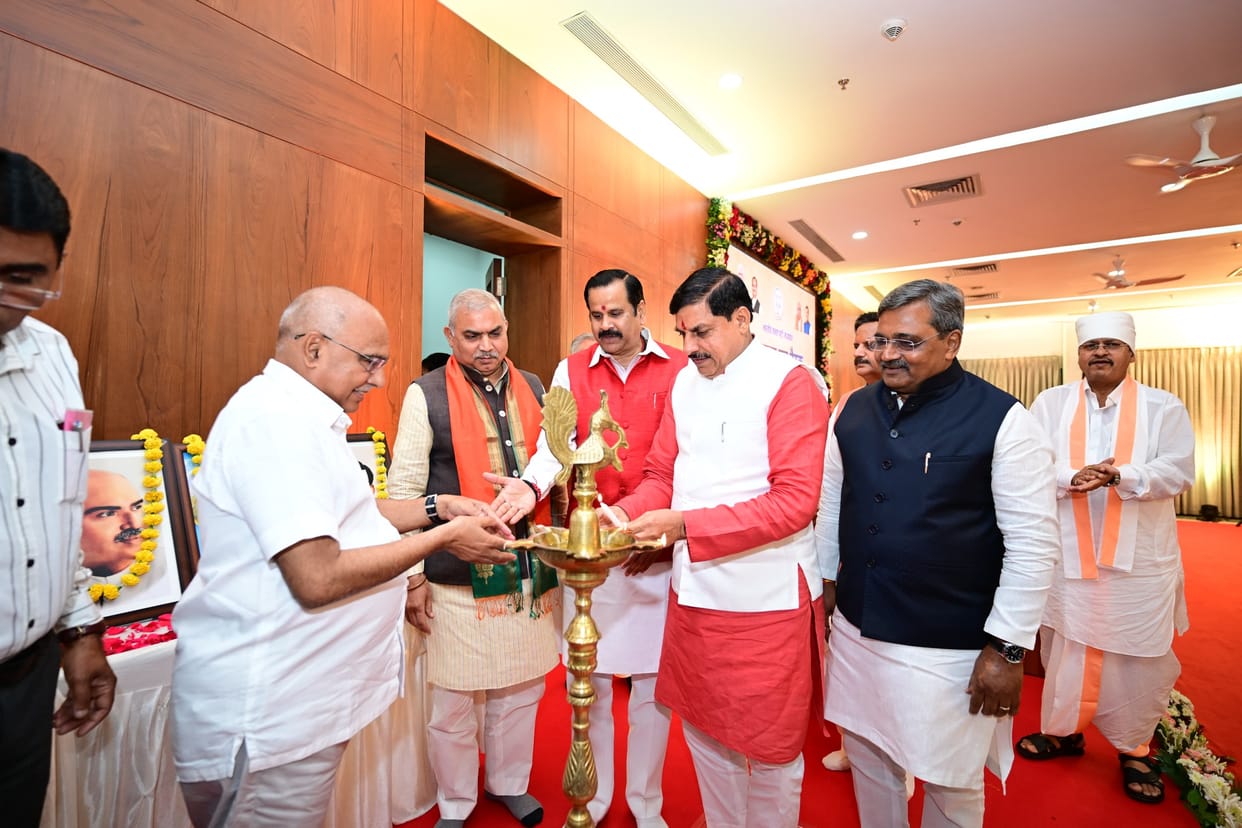 BJP Legislature Party meeting: Shivprakash said- work by making plans in public interest, CM said- there is no