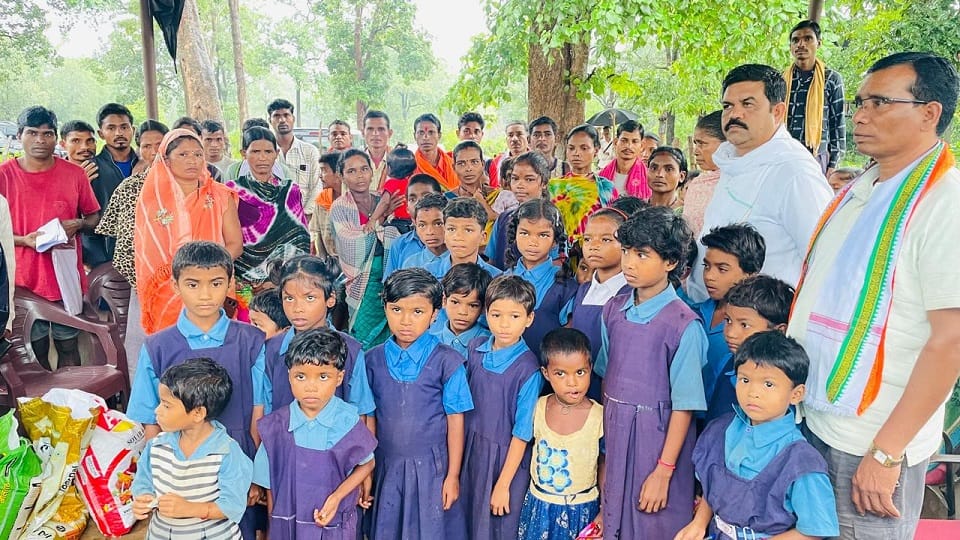 Initiative of villagers and support of MLA became hope for tribal children villagers opened school in Bijapur