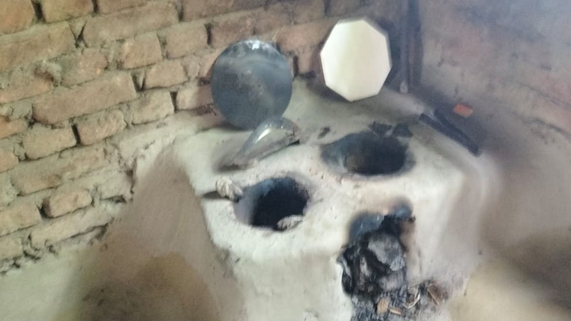 Ghazipur Triple Murder: father murdered by stabbing him nine time sister seven time and mother three time