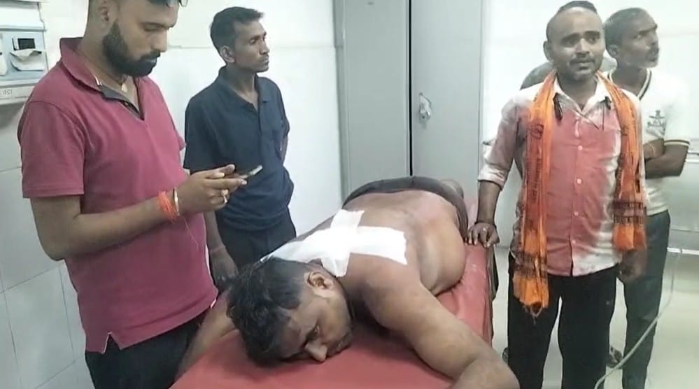 Bihar: Unruly criminals shot a shopkeeper, he was referred to Varanasi when his condition became serious