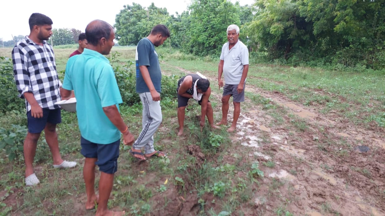 Bihar News: Land collapses after heavy rain in Bihta, villagers panic