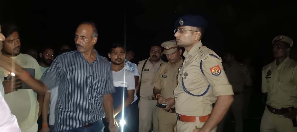 Kanpur Bullion trader beaten up after being thrown off scooty robbed of Rs 4 lakh including jewellery and cash