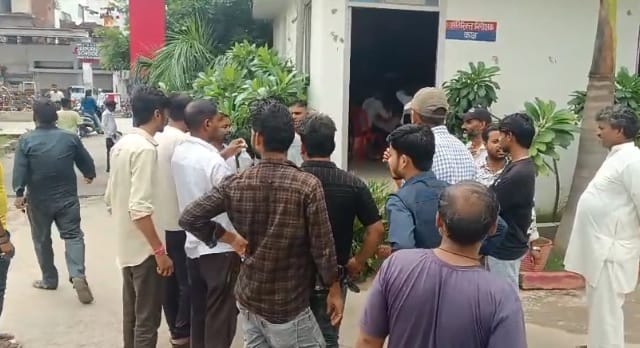 Orai People had to pay heavily for opposing a substandard bridge contractor beat them up badly report filed