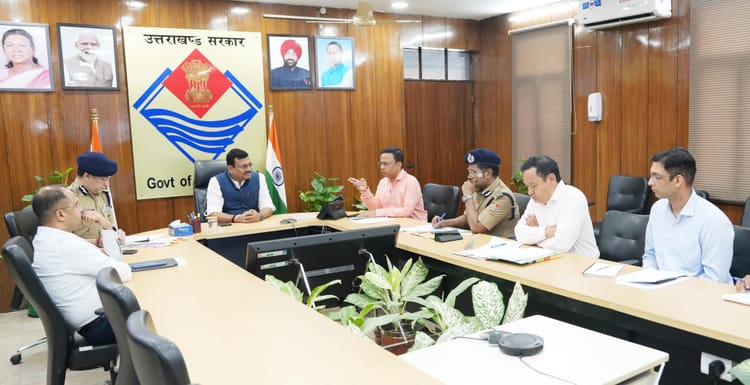 Uttarakhand: हरिद्वार में भगदड़ के बाद चेती सरकार, प्रदेश के प्रमुख धार्मिक स्थलों में होगा भीड़ प्रबंधन सर्वे