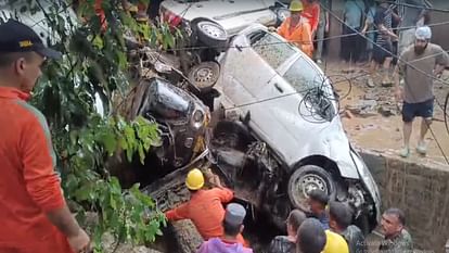 himachal Cloudburst wreaks havoc again in Mandi, many vehicles buried under debris, devastation in pictures