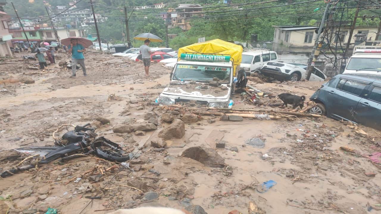 himachal Cloudburst wreaks havoc again in Mandi, many vehicles buried under debris, devastation in pictures