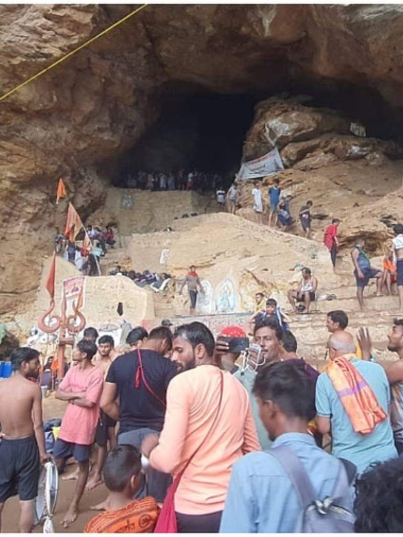 मध्य प्रदेश: नागपंचमी पर पांच लाख भक्त पहुंचे पचमढ़ी के नागद्वारी