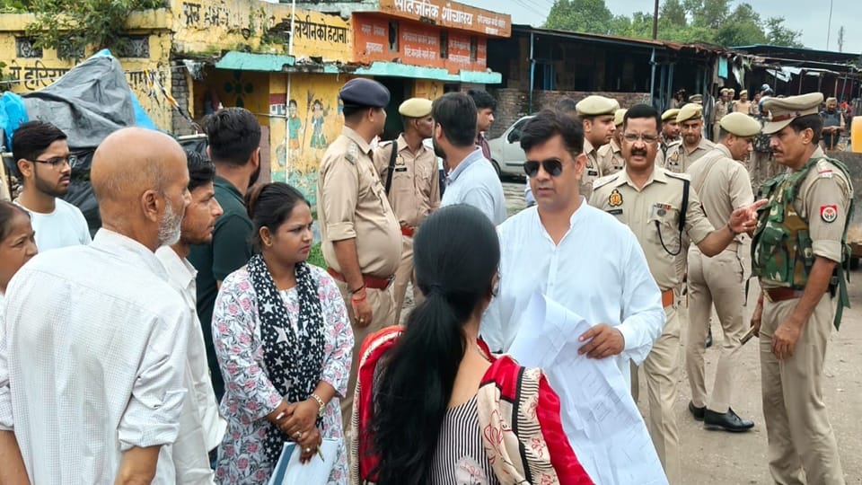 Mandi secretary beaten up in Moradabad: Action taken against encroachment in the premises on the second day