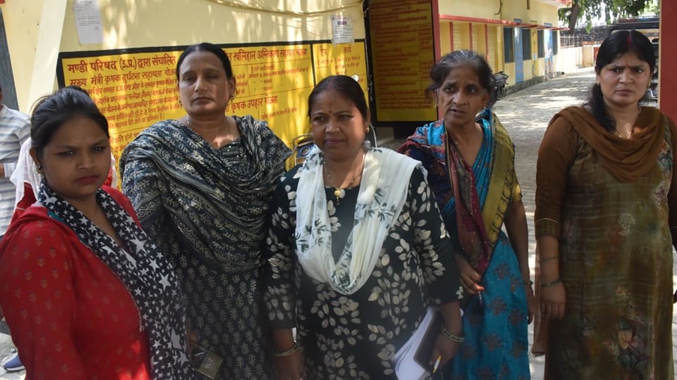 UP Crime News Attack on Office Secretary in Moradabad Miscreants Beat Him for 20 Minutes News in Hindi