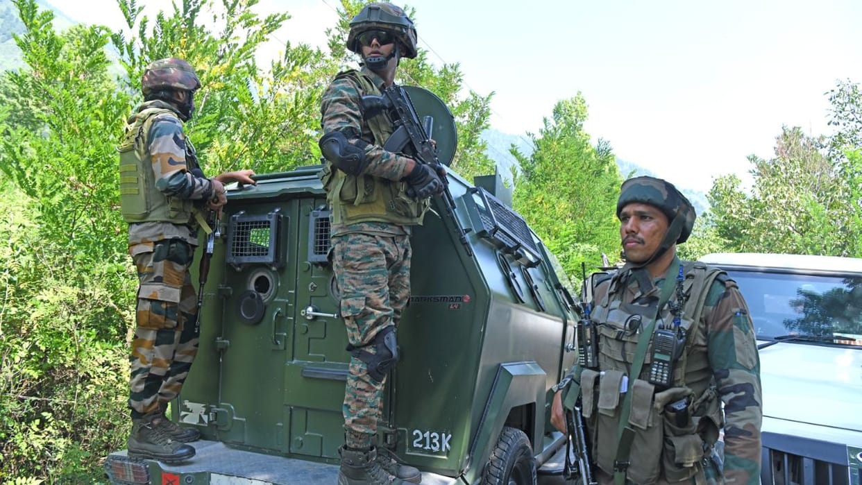 Reports are that encounter started at Chatroo in Kishtwar