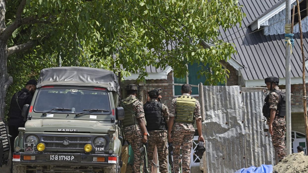 Hideout linked to JeM busted in Pulwama, terrorist associate held