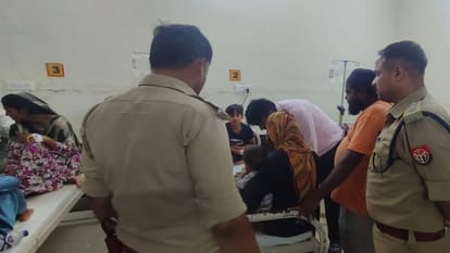 Bijnor: 'Poisonous chaat' sent 40 villagers to hospital, children said - Papa, I am having a lot of stomach