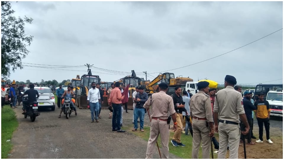 Machli Family's Illegal Properties Demolished in Bhopal Amid Love Drugs Jihad Allegations MP news in Hindi