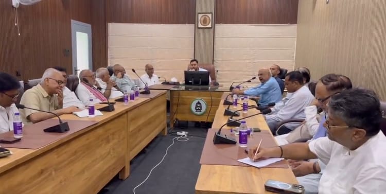 Bihar Election : महागठबंधन में तेजस्वी यादव की बैठक से मुकेश सहनी गायब; बिहार सरकार के मंत्री ने NDA का न्योता