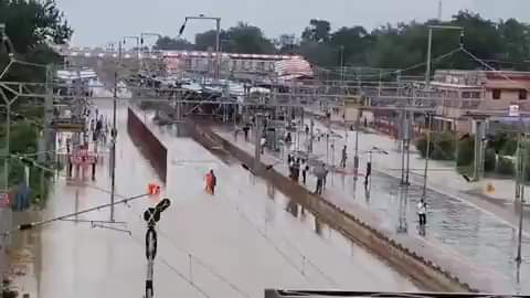 चंबल ने दिखाया रौद्र रूप- करौली, धौलपुर और सवाईमाधोपुर में खतरे के निशान के पार