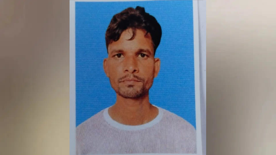 Young man suicide by Police tortured in Gorakhpur Aunt shocking reveal