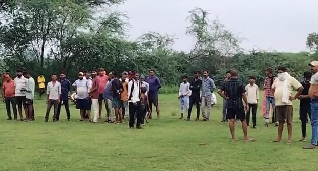 Fatehpur Murder Beaten after giving alcohol murdered by damaging private part accused reached police station