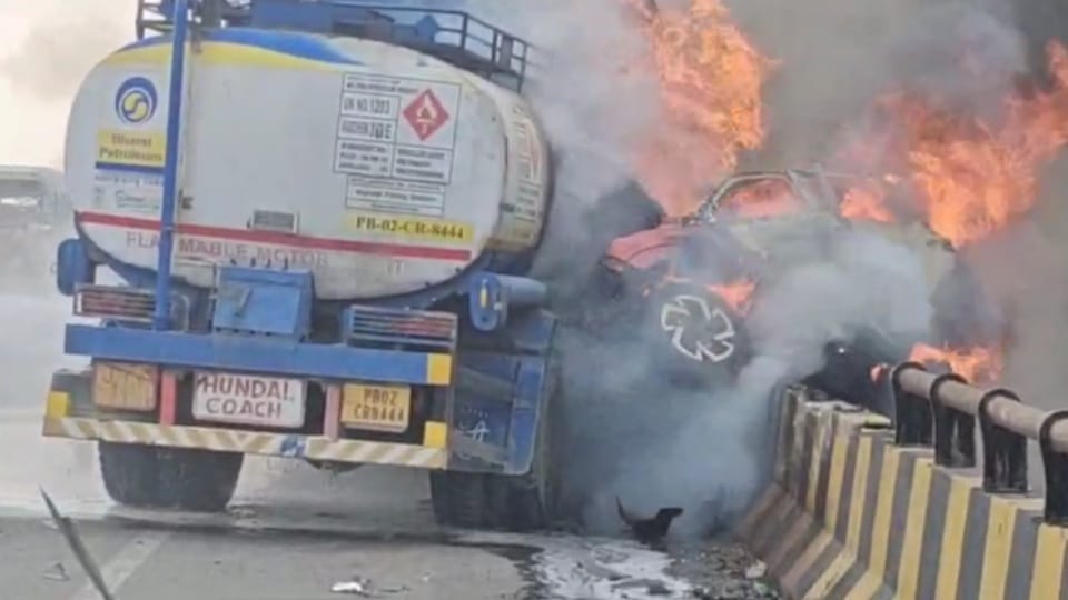 Oil tanker and car collide both vehicles catch fire two people burnt alive in Amritsar see video