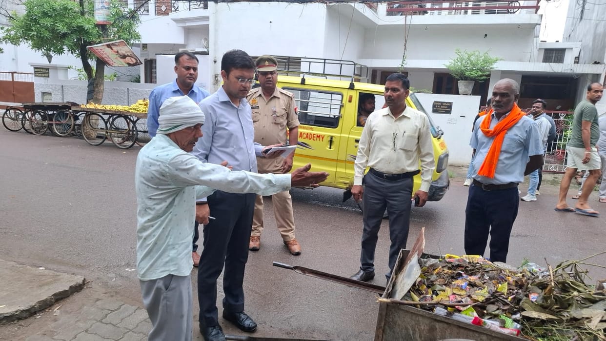 Flaws sanitation system Municipal Commissioner imposed  fine Rs 5 lakh  LSA