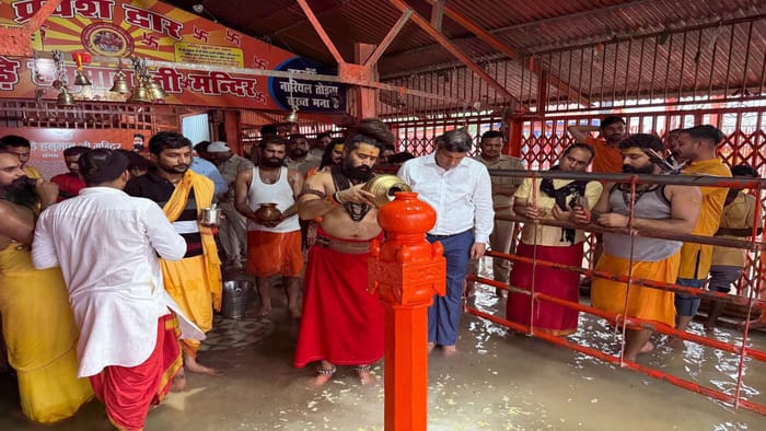 Third time maa ganga bath to shri bade hanuman ji prayagraj sangam flood update