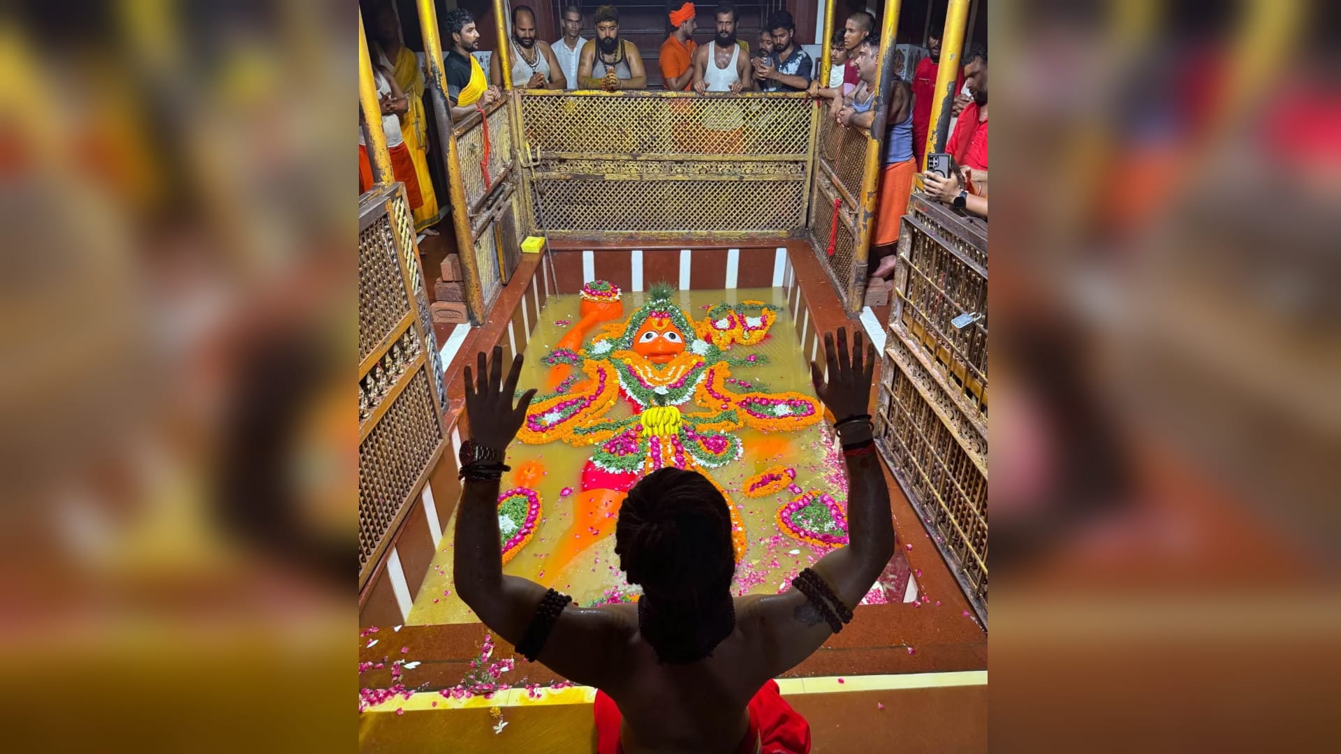 Third time maa ganga bath to shri bade hanuman ji prayagraj sangam flood update