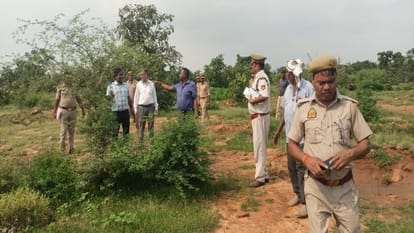 Prayagraj Murder Case: Cousin sister-in-law attacked first, then Maulana smashed the face