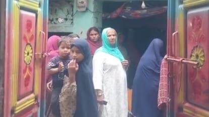 Man killed his wife then tried to suicide himself He Give talaq 5 days ago suspecting her character In Meerut