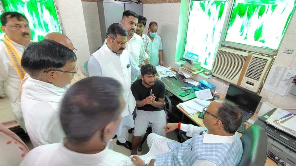 UP MLA Video Controversy Viral Footage Contradicts Statement in Mandi Secretary Assault Case