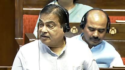 Nitin Gadkari Drives Hydrogen-Powered Toyota Mirai, Calls It India’s Future Energy Solution