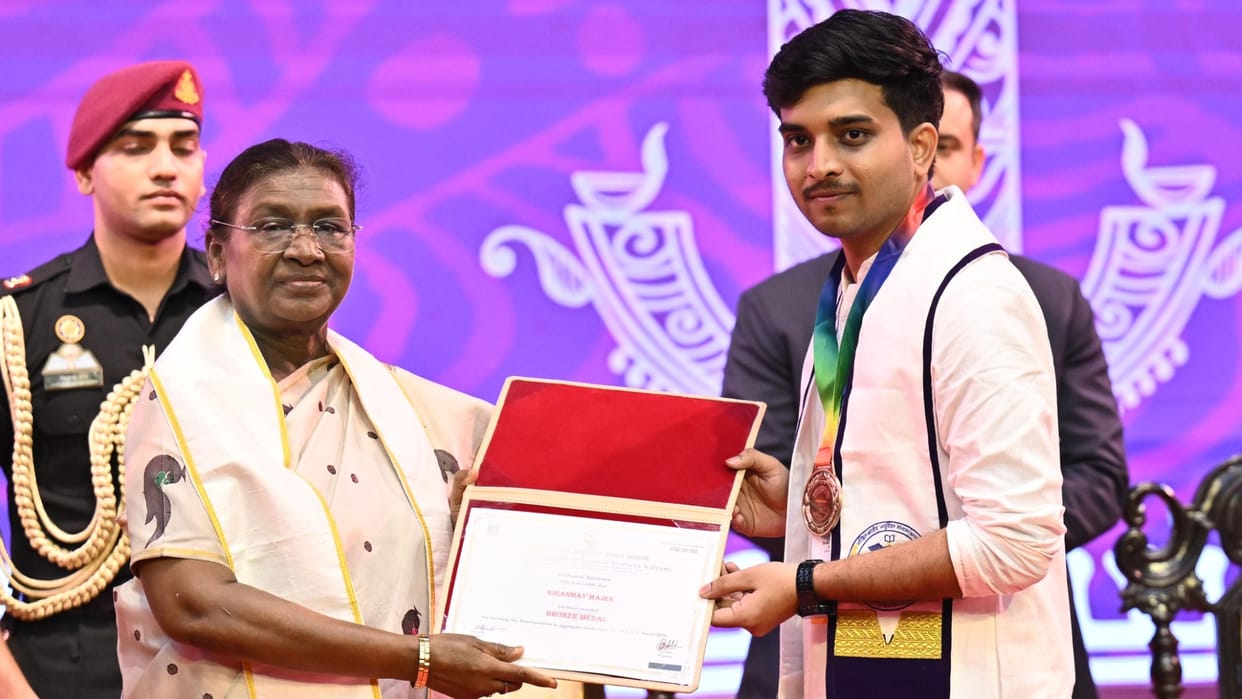 President Murmu attended the first convocation of AIIMS-Kalyani, awarded degrees to MBBS graduates